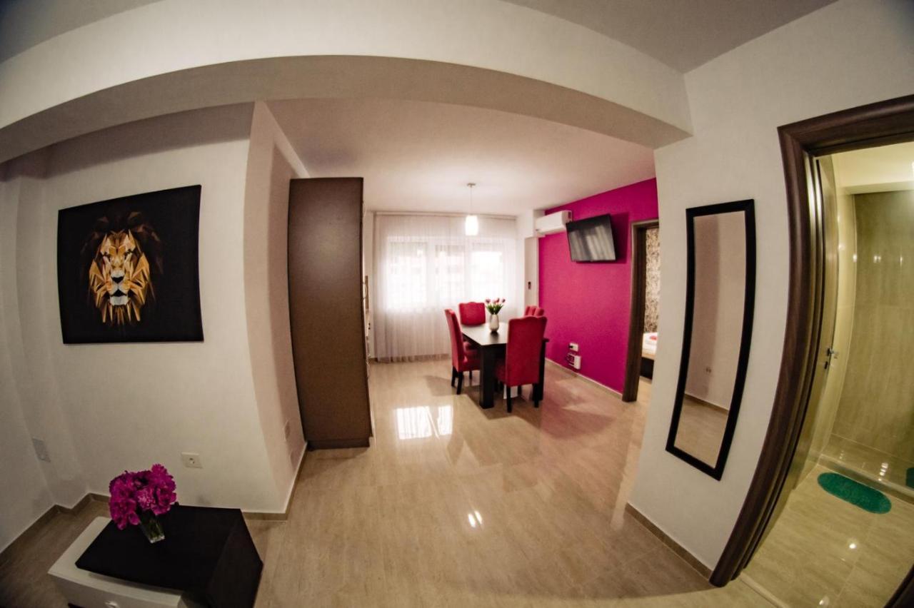 Apartment Gabriela'S Home Орадеа Екстериор снимка