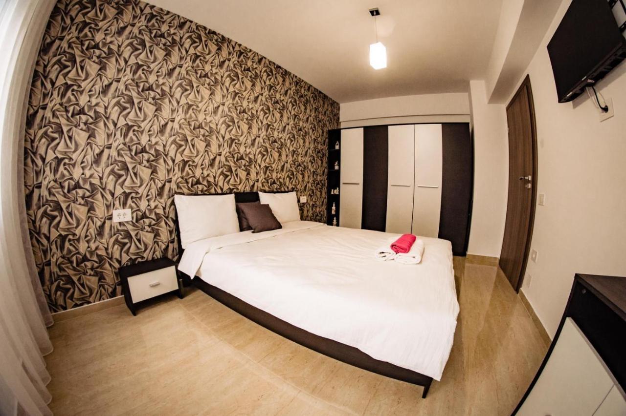 Apartment Gabriela'S Home Орадеа Екстериор снимка