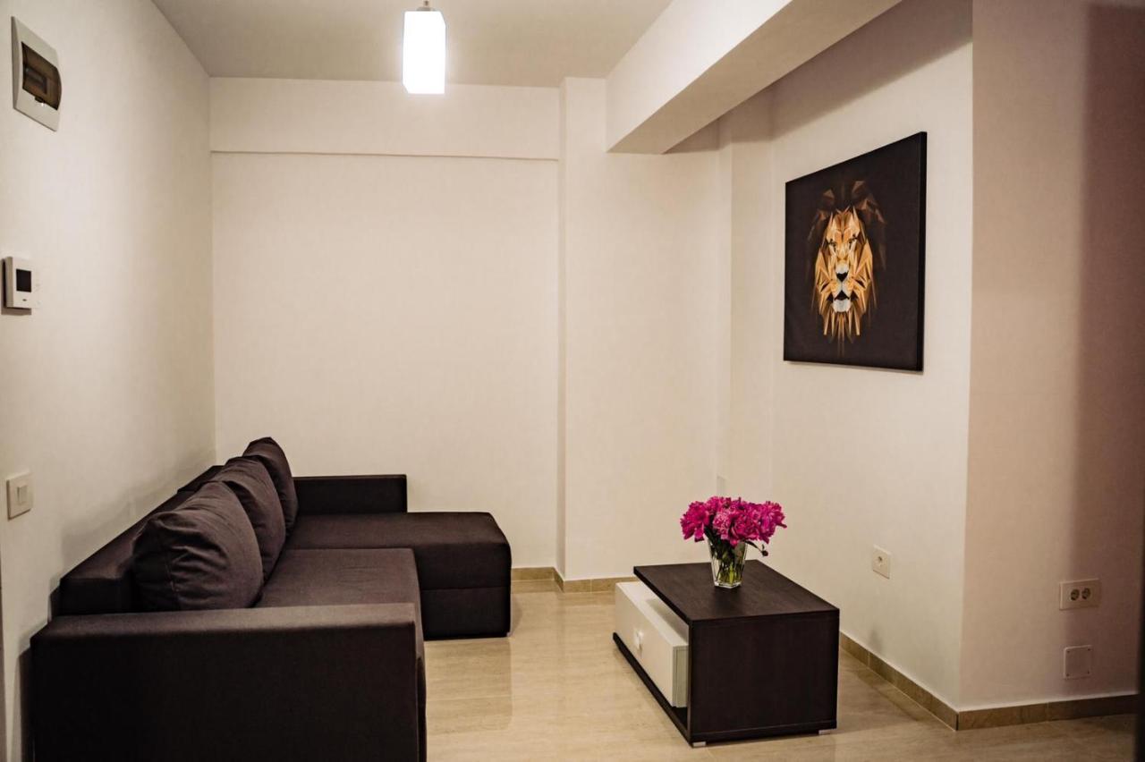 Apartment Gabriela'S Home Орадеа Екстериор снимка